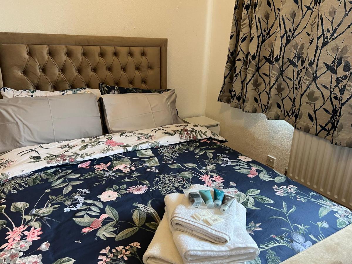 Park View Serviced Apartment - Next To Northolt Tube Station - Near Central London & Wembley Exterior photo