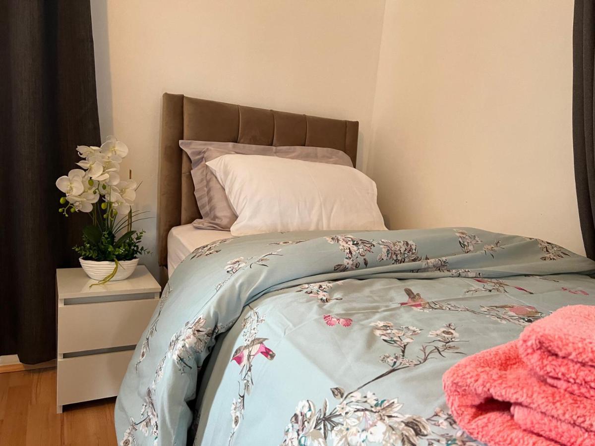 Park View Serviced Apartment - Next To Northolt Tube Station - Near Central London & Wembley Exterior photo